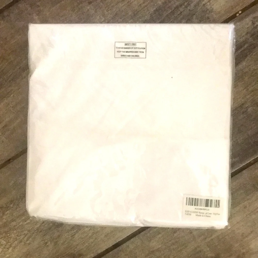 Sleep Academy mattress protector. NWT